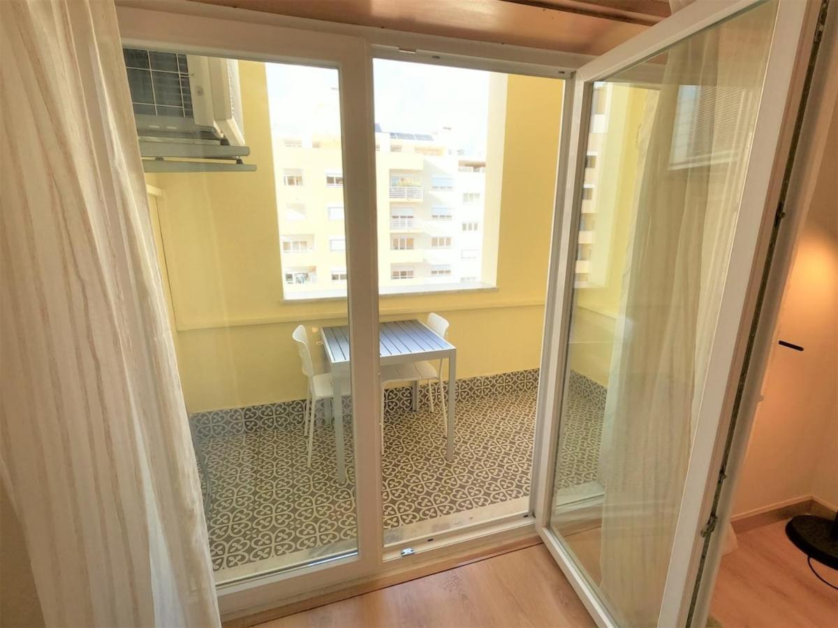 Carnaxide Modern T1 Apartment W Balcony In Carnaxide Oeiras Lisbon Esterno foto
