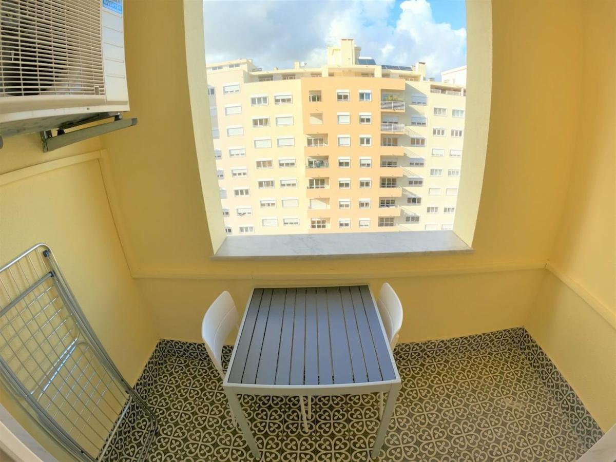 Carnaxide Modern T1 Apartment W Balcony In Carnaxide Oeiras Lisbon Esterno foto