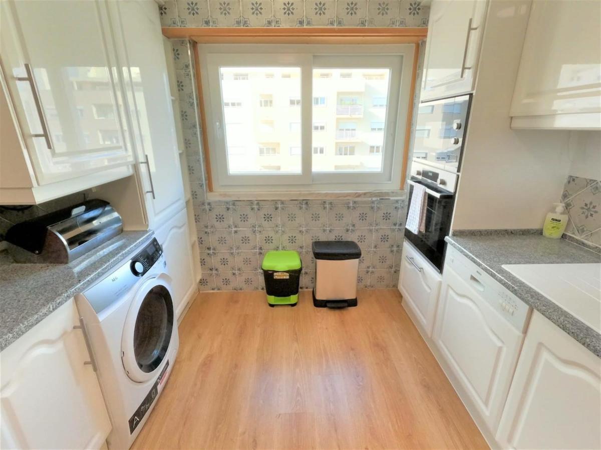 Carnaxide Modern T1 Apartment W Balcony In Carnaxide Oeiras Lisbon Esterno foto
