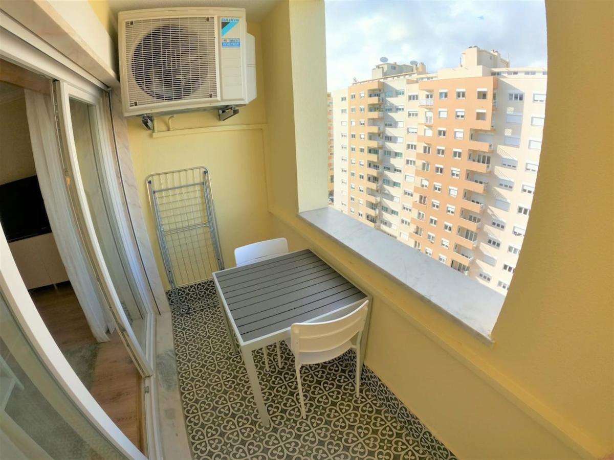 Carnaxide Modern T1 Apartment W Balcony In Carnaxide Oeiras Lisbon Esterno foto