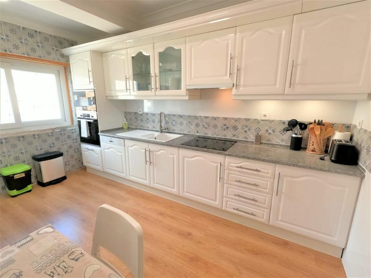Carnaxide Modern T1 Apartment W Balcony In Carnaxide Oeiras Lisbon Esterno foto