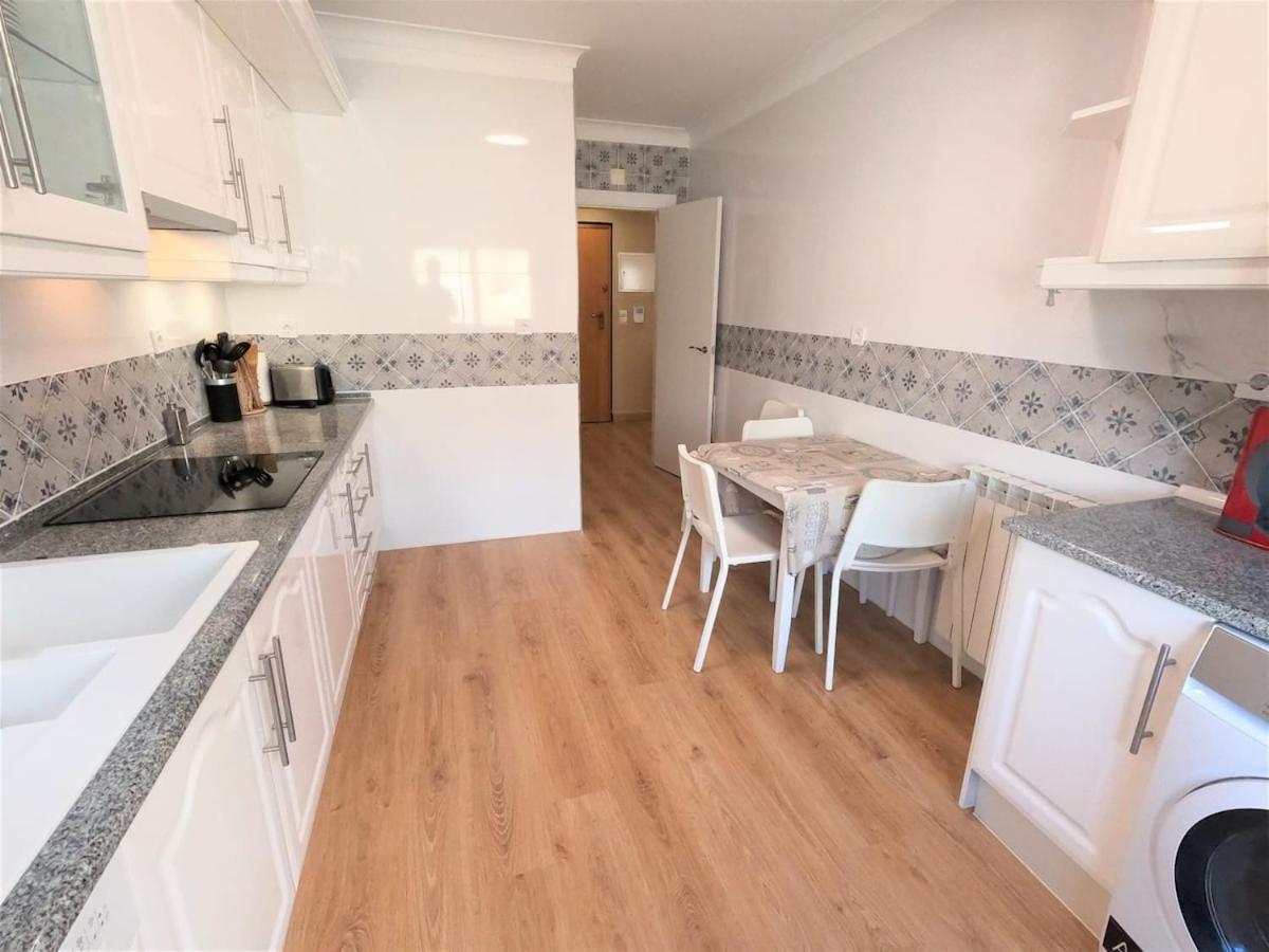 Carnaxide Modern T1 Apartment W Balcony In Carnaxide Oeiras Lisbon Esterno foto